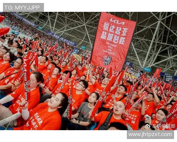 足球明星化身球迷巧妙混入赛场引发热议与欢笑