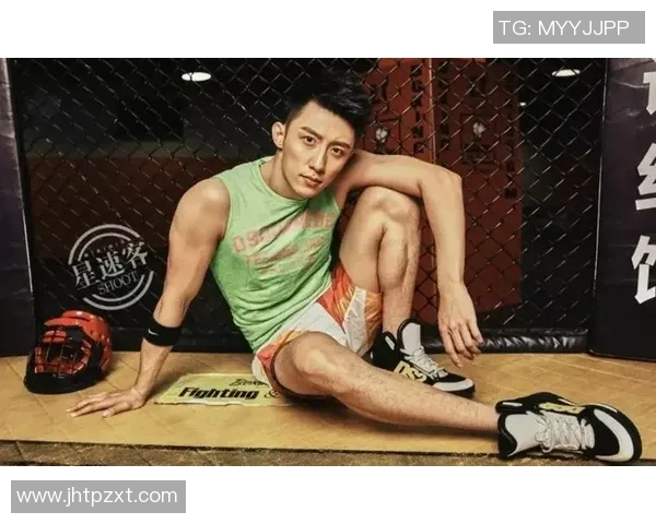 足球明星展现完美腹肌的精彩瞬间与健身秘诀分享